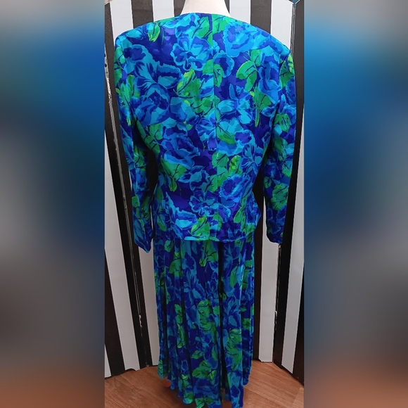 Adrianna Papell silk 2pc set - Picture 6 of 10